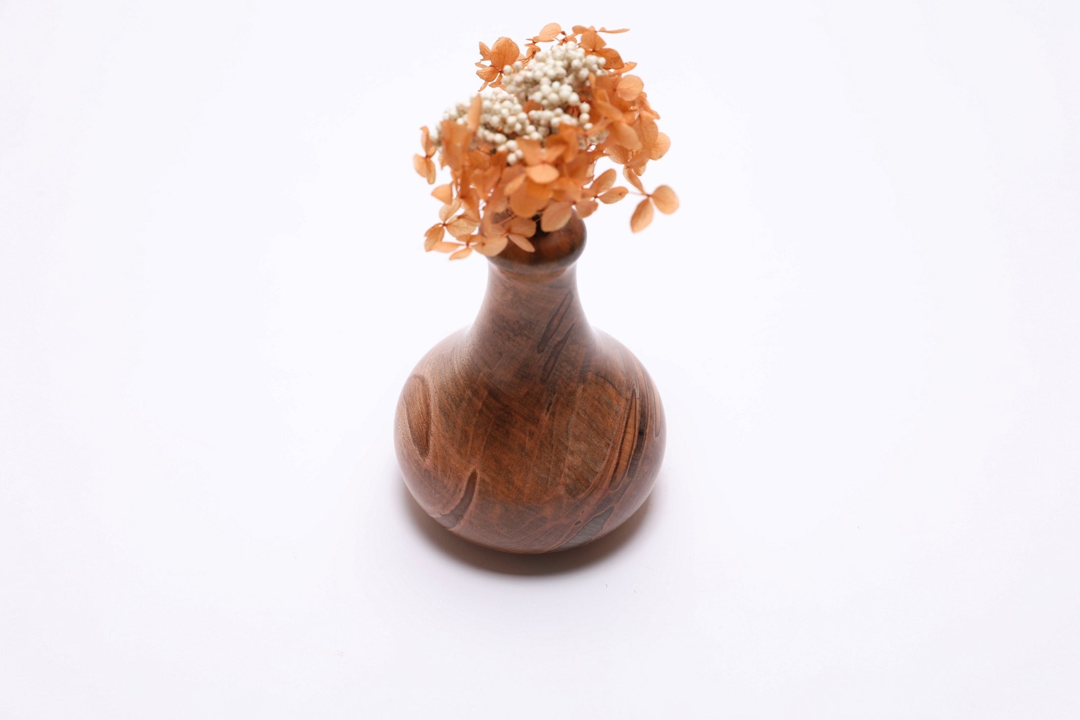 Ambrosia maple weed pot with dried flowers, 90 degree side view, ambrosia figure and color