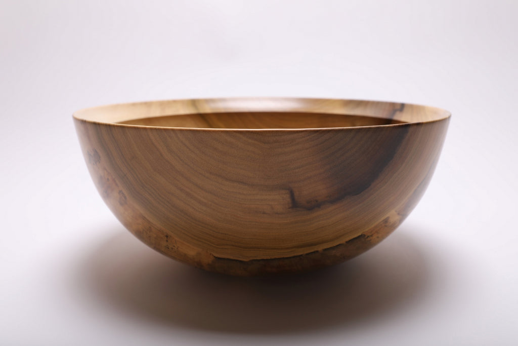 Side view showing the bowl’s 14½-inch width and 6-inch depth